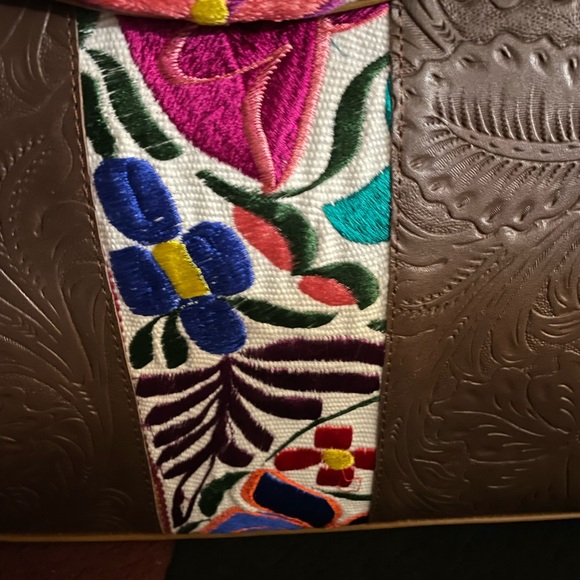 México backpack, Vegan Embroidered Backpack, Floral Backpack, Crafted in Mexico - Picture 5 of 6